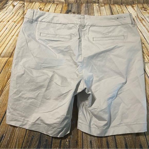 J Crew Gray Chino 9” Frankie Cotton Stretch Bermuda Shorts - Picture 3 of 5